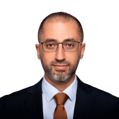 البروفيسور أحمد الدماطي  متخصص في جراحة مخ وأعصاب